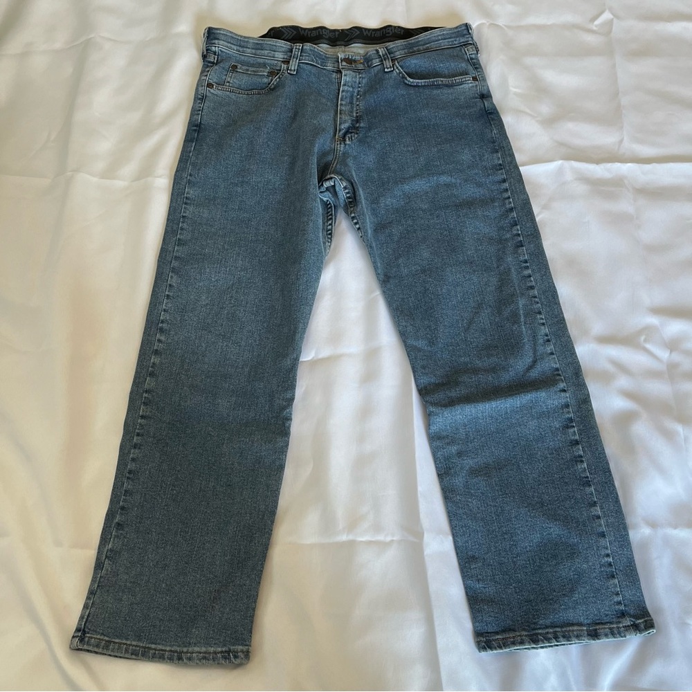 Men’s Wrangler Premium Quality Jeans- Classic Fit Straight Leg Denim- Size 34x29